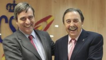 El presidente del CSD, Miguel Cardenal, y Juan de Dios Rom&aacute;n.