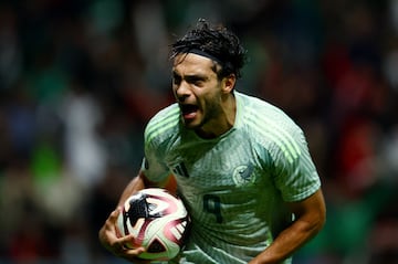 Soccer Football - CONCACAF Nations League - Quarter Final - Second Leg - Mexico v Honduras - Estadio Nemesio Diez, Toluca, Mexico - November 19, 2024 Mexico's Raul Jimenez celebrates scoring their first goal REUTERS/Raquel Cunha