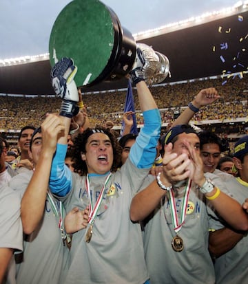 En su tercer torneo corto como titular, Guillermo Ochoa consiguió el título de campeón con las Águilas del América quienes derrotaron en la Final del Clausura 2005 a los Estudiantes Tecos de la UAG. En el juego de ida Tecos y América igualaron a un gol en Zapopan; en la vuelta, los azulcremas se dieron vuelo al golear 6-3 a Estudiantes en el Estadio Azteca.