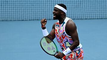 Tiafoe impacta con su atuendo en un d¨ªa pl¨¢cido de los top
