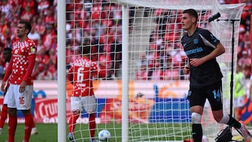 Bayer Leverkusen's Czech forward #14 Patrik Schick celebrates after scoring his team's second goal during the German first division Bundesliga football match between Mainz 05 and Bayer Leverkusen in Mainz, western Germany, on May 17, 2025. (Photo by Kirill KUDRYAVTSEV / AFP) / DFL REGULATIONS PROHIBIT ANY USE OF PHOTOGRAPHS AS IMAGE SEQUENCES AND/OR QUASI-VIDEO