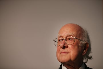 El ganador del premio Nobel falleció el 8 de abril a los 94 años.