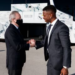 Florentino deseó suerte a la plantilla del Madrid antes de su viaje a Bérgamo