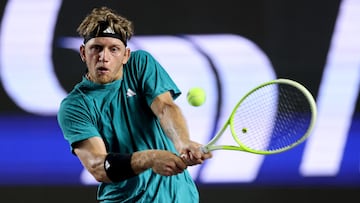 SAN JOS� DEL CABO, MEXICO - JULY 16: Alejandro Davidovich Fokina of Spain returns a shot to James Duckworth of Australia during the Mifel Tennis Open by Telcel Oppo at the Cabo Sports Complex on July 16, 2025 in San Jos� del Cabo, Mexico. Matthew Stockman/Getty Images/AFP (Photo by MATTHEW STOCKMAN / GETTY IMAGES NORTH AMERICA / Getty Images via AFP)