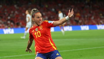 Soccer Football - UEFA Women's Euro 2025 - Quarter Final - Spain v Switzerland - Stadion Wankdorf, Bern, Switzerland - July 18, 2025 Spain's Athenea celebrates scoring their first goal REUTERS/Denis Balibouse TPX IMAGES OF THE DAY