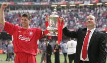Otros trofeos conseguidos a partir de la consecución de la Champions 2005. Fueron la FA Cup y la Community Shield en 2006, y la Copa de la Liga en 2012.
