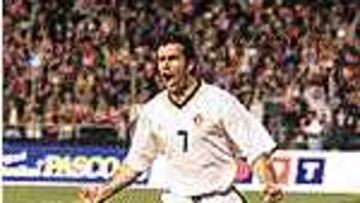 Luis Figo (Portugal).