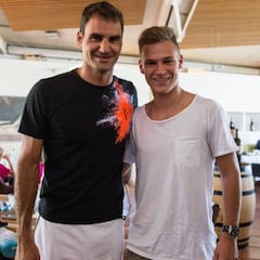 Federer: "Nadal tiene opciones de alcanzar el número 1"