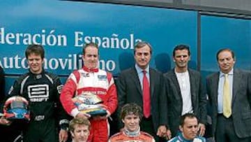 <b>APOYO AL KÁRTING. </b>La RFdeA juntó a Moya, Burgueño, García, Sainz, De la Rosa, Cortés, Villa y Á. Barba.