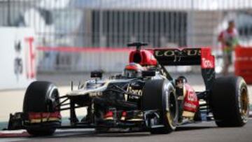 Kimi Raikkonen, con su Lotus en Yas Marina. 