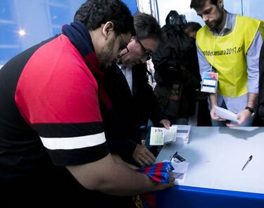 Benedito collects 2,920 signatures in petition to oust Bartomeu