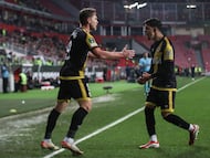 Samsun (Turkey), 12/03/2026.- Alemao (L) of Rayo Vallecano celebrates with teammates after scoring the 1-0 lead during the UEFA Conference League Round of 16 1st leg match between Samsunspor and Rayo Vallecano, in Samsun, Turkey, 12 March 2026. (Turquía) EFE/EPA/ERDEM SAHIN