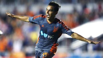 Omar Bravo se estrenó con gol en la NASL ante el Miami FC