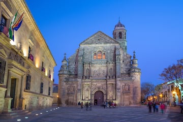 En la ciudad andaluza se han encontrado restos arqueológicos de un asentamiento de hace unos 6.000 años de antigüedad, por lo que sería una de las ciudades más antiguas de Europa Occidental. La ciudad prehistórica tuvo dos milenios de continuidad entre el 3.500 y 1.700 a.C. 