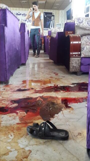 Estado tras el atentado de la sede social de la pe?a madridista en la ciudad iraqu¨ª de Samarra.
