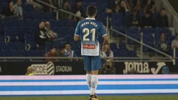 Marc Roca, con el dorsal 21.