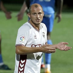 Las peñas del Alcorcón contra el posible fichaje de Zozulia