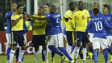 Carlos Bacca y Neymar en la pelea de Copa América