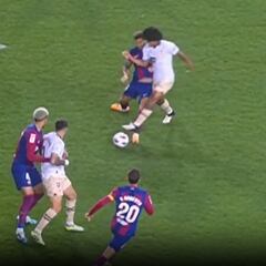 Otro lío arbitral: penalti no pitado de Iñigo y posible fuera de juego en el 2-2