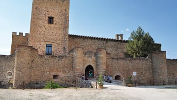 Este pueblo de España es el mejor para visitar en Navidad: estilo medieval, sólo tiene una entrada y es conocido por sus velas