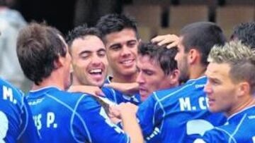 <b>UNA PIÑA. </b>La unión de la plantilla es una de las claves del éxito azulino en esta temporada.