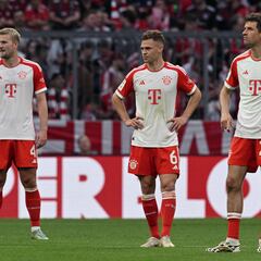 Bayern implosion puts Dortmund in driving seat for Bundesliga title