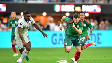 Santiago Giménez en la final de Copa Oro