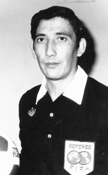 Victoriano S¨¢nchez Arminio naci¨® en Santander, Cantabria, el 26 de junio de 1942. Hizo carrera en el arbitraje mientras trabajaba en una cadena de distribuci¨®n de alimentos.