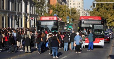 Caos en el Metro de Santiago: cierre de estaciones por falla técnica y lo que ocurre en la Alameda es dramático