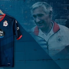 El icónico chándal de Arsenio Iglesias inspira la segunda camiseta del Deportivo