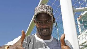 <b>EMANÁ-BRANDO. </b>Emaná apunta al encuentro de esta tarde y lo hace así, con una camiseta del protagonista de El Padrino.