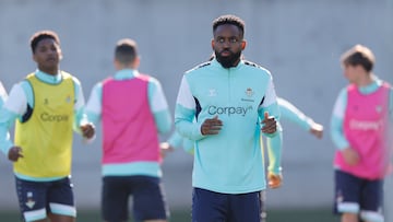 Bakambu, en un entrenamiento.