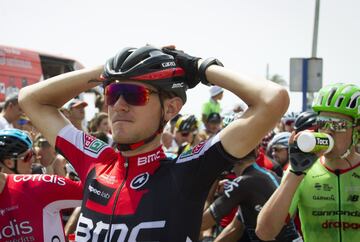 Tejay Van Garderen espera el inicio de la novena etapa.