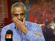 Santiago, 14 febrero 2024.
El presidente de la ANFP Pablo Milad habla con la prensa luego del consejo de presidentes de clubes.
Marcelo Hernandez/Photosport