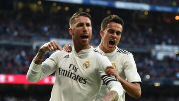 Reguilón celebra el gol junto a Sergio Ramos.