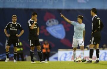 Santi Mina celebrando un gol de su equipo