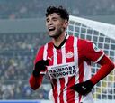 Aficionados del PSV corean el nombre de Ricardo Pepi tras marcar hat-trick