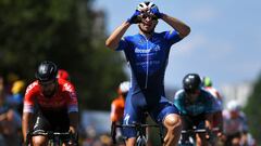 &Aacute;lvaro Hodeg, ciclista colombiano del Deceuninck-QuickStep, gan&oacute; la primera etapa del Tour de l&#039;Ain y se convirti&oacute; en el nuevo l&iacute;der de la carrera