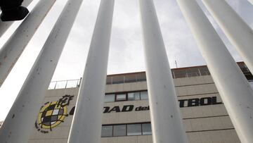 El juez da dos meses a la RFEF para informar a Suiza de un título expedido por un centro oficial