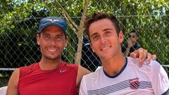 El tenista español Rafa Nadal y el tenista argentino Tomás Martín Etcheverry, tras un entrenamiento.