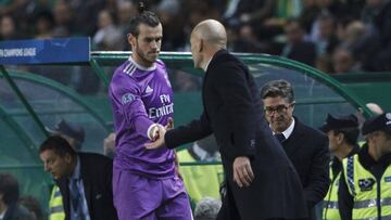 Gareth Bale da la mano a Zidane-