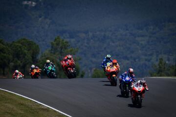 Zarco lidera la parrilla de MotoGP durante la carrera del GP de Portugal.