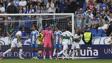 El Deportivo ha realizado la peor temporada de su historia en Riazor en Segunda .