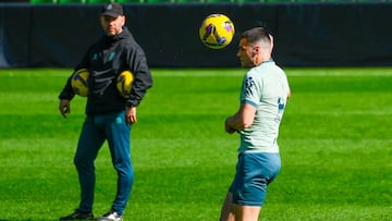 Mantilla y José Alberto, del Racing.