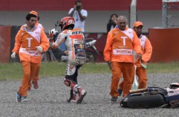 Caída del piloto español Marc Márquez, de Honda, cae, durante la carrera del Gran Premio de Argentina de MotoGP