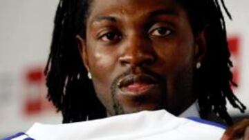 Adebayor: "No he venido para echar a Benzema"