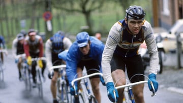 El ciclista neerlandés Jos Lammertink, durante una carrera