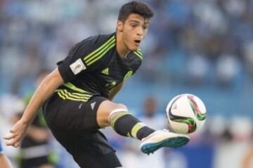 Raúl Jiménez tuvo actividad en los primeros dos juegos del Tricolor rumbo al Mundial de Rusia; ante los salvadoreños entró al minuto 66 en lugar de Oribe Peralta, mientras que contra los catrachos fue titular y dejó el terreno de juego a 13 minutos del final.