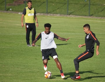 Corinthians ya se adapta a la altura de Bogotá