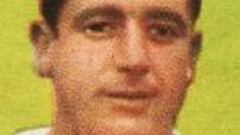 Jugó tres temporadas en el Sevilla desde 1941 a 1944, en la temporada 1945/46 jugó en el Barcelona 